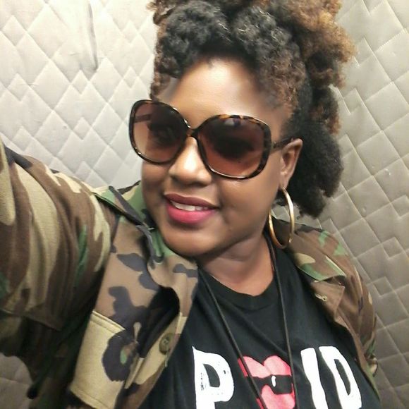 Meet your Posher, Michelle - Picture 1 of 1